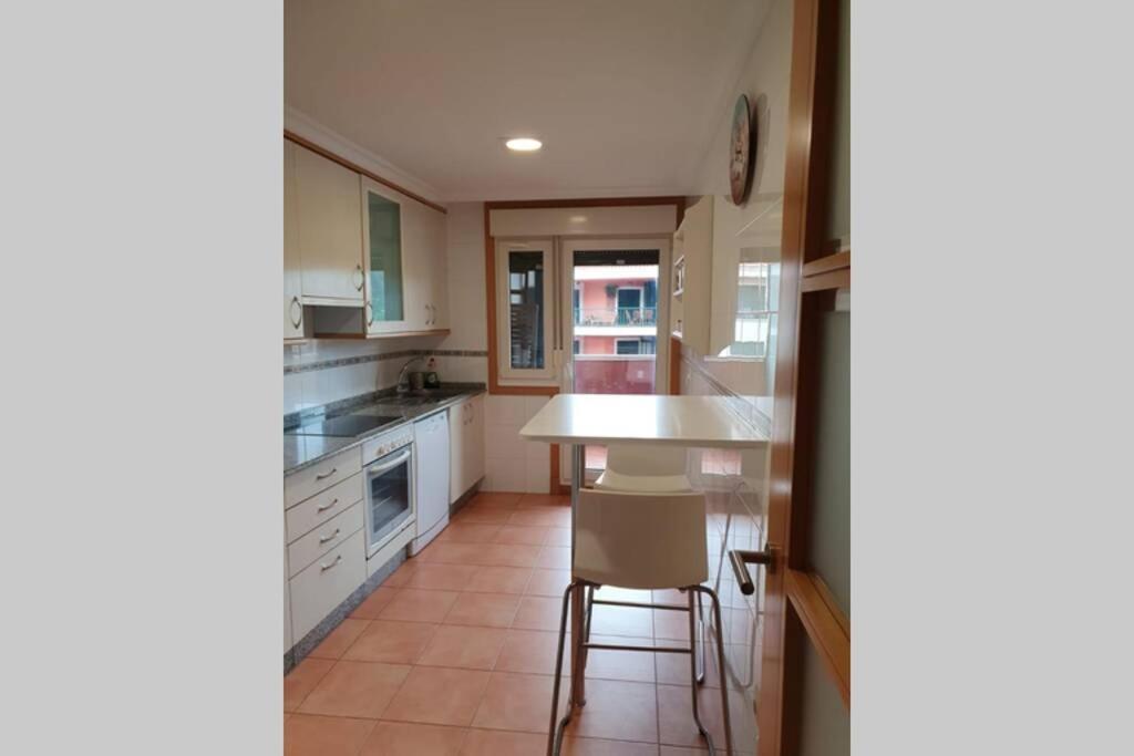 Apartamento Con Vistas Al Mar, Piscina Y Parking Apartment Sanxenxo Exterior photo